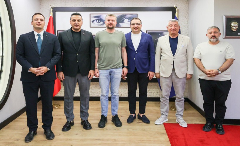 Buca'daki grev krizi sürüyor... İzmirli başkanlardan Görkem Duman'a destek ziyareti