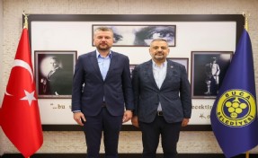 Buca’da maaş krizi devam ediyor: Aslanoğlu’ndan Duman’a destek