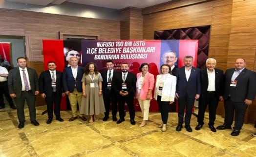 İzmirli başkanlar zirvede: CHP’li 101 Belediye Başkanı Bandırma’da buluştu