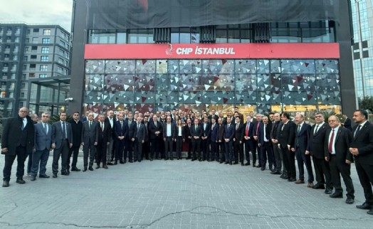 CHP'nin 81 il başkanından Özel’e destek, Kılıçdaroğlu’ndan sağduyu beklentisi: Seçilmeden gelemez