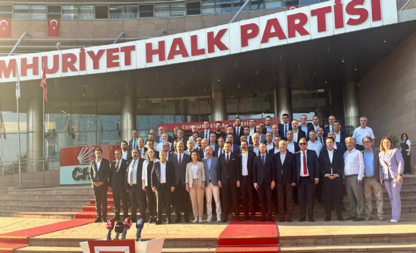 CHP’nin 81 il başkanı Özel’e desteğini açıkladı, Kılıçdaroğlu’na çağrı yaptı