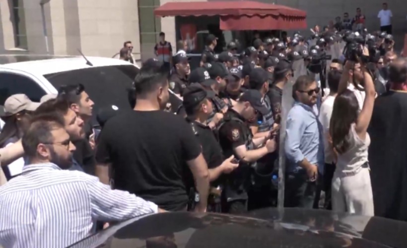 Çağlayan karıştı: Avukatların 'Pehlivan' protestosuna polis müdahalesi