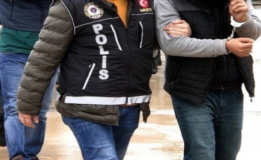 Çeşme limanında uyuşturucu operasyonu: 2 tır şoförü gözaltında
