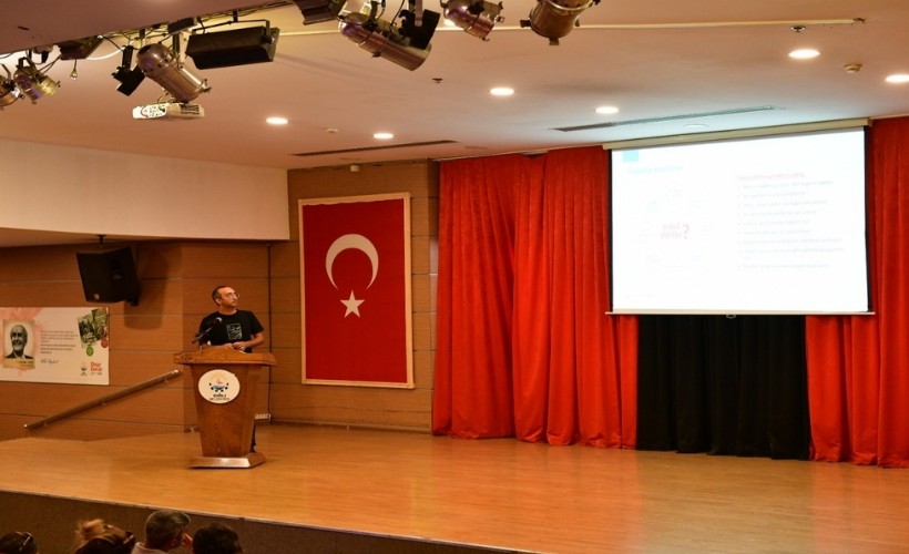 Çiğli Belediyesi’nden 'Bağımlılıkla mücadele semineri'