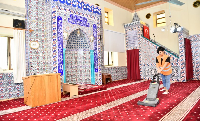 Çiğli’de Camiler Kurban Bayramı’na hazır