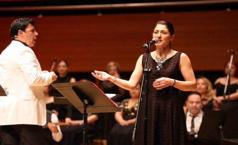 'Cumhuriyetin Divası' Müzeyyen Senar konserle anıldı
