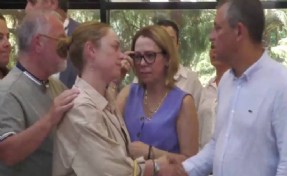 Demet Evgar'dan Ferdi Zeyrek'in ailesine taziye ziyareti