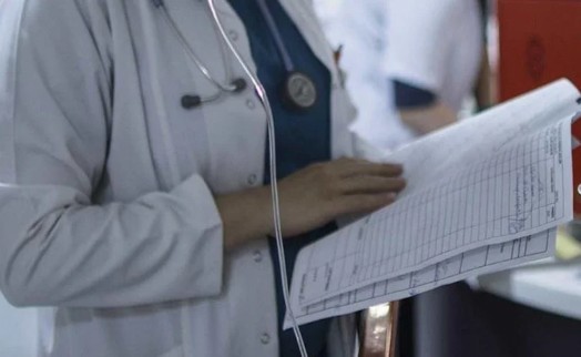 Doktorların hasta için isteyeceği tahlillere kısıtlama: Hekimlerden tepki yağdı