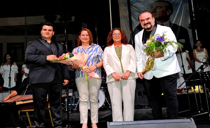 Dünya Müzik Günü'nde, usta ve çırak tenorlar Çeşme’de büyüledi