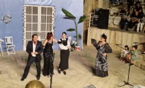 Efes Selçuk'ta sanat ve dayanışma amfi tiyatro sahnesinde buluştu