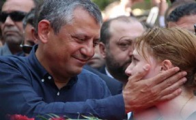 Ferdi Zeyrek için lokma dağıtan Özel, Nehir Zeyrek'i sınava götürecek