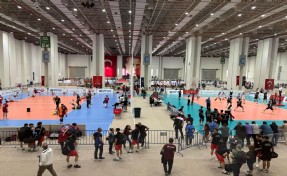 Festival Voleybol heyecanı Fuar İzmir’de sürüyor