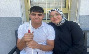 Görme engelli Enes, mezun olduğu okulda öğretmen olmak istiyor