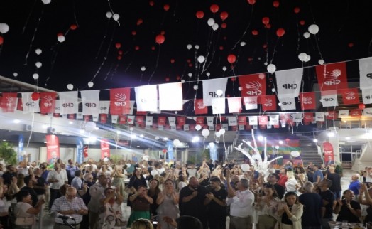 Güzelbahçe'de parti emekçilerine teşekkür etkinliği: 'Emeklerinizi asla unutmayacağım'