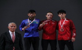 İzmir Büyükşehir Belediyesi güreşte de zirvede