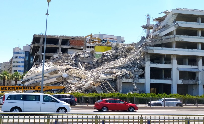 İzmir Büyükşehir Belediyesi’nden yeni hizmet binası adımı: İTÜ ile iş birliği