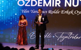 İzmir Şehir Tiyatroları’na anlamlı ödül