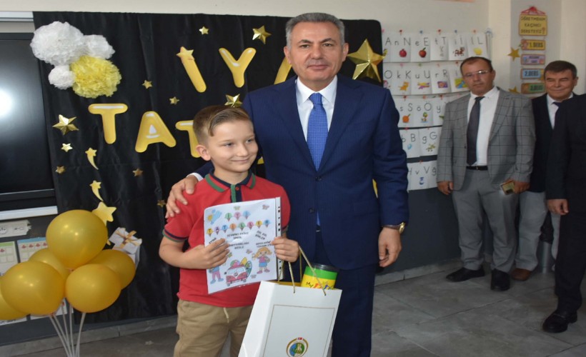 İzmir'de 732 bin 341 öğrenci karnesini aldı