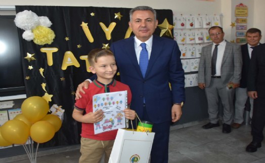 İzmir'de 732 bin 341 öğrenci karnesini aldı