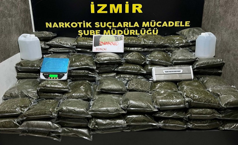İzmir'de peş peşe uyuşturucu operasyonları: 126 kilo bonzai ve 10 kilo metamfetamin ele geçirildi