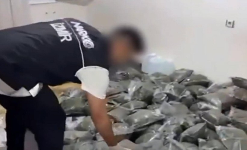 İzmir'de uyuşturucu operasyonu: 126 kilo bonzai ele geçirildi!