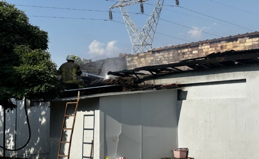 İzmir'de yangın dehşeti; minik Muhammet’in durumu ağır