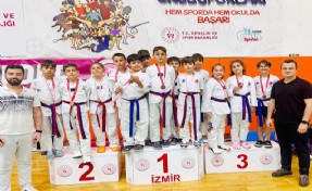 İzmir taekwondo müsabakalarında Aliağa’dan 20 madalya sevinci