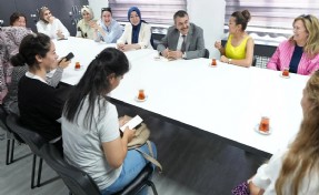 Kadın öğretmenden Bakan Tekin'e tuhaf yorum: 'Kalp atıyorsunuz ya çıldırıyoruz'