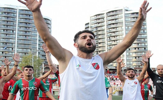 Karşıyaka'da Enes yuvadan uçtu
