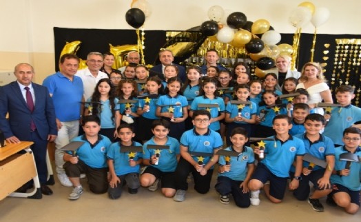Karşıyakalı minikler karne heyecanı yaşadı