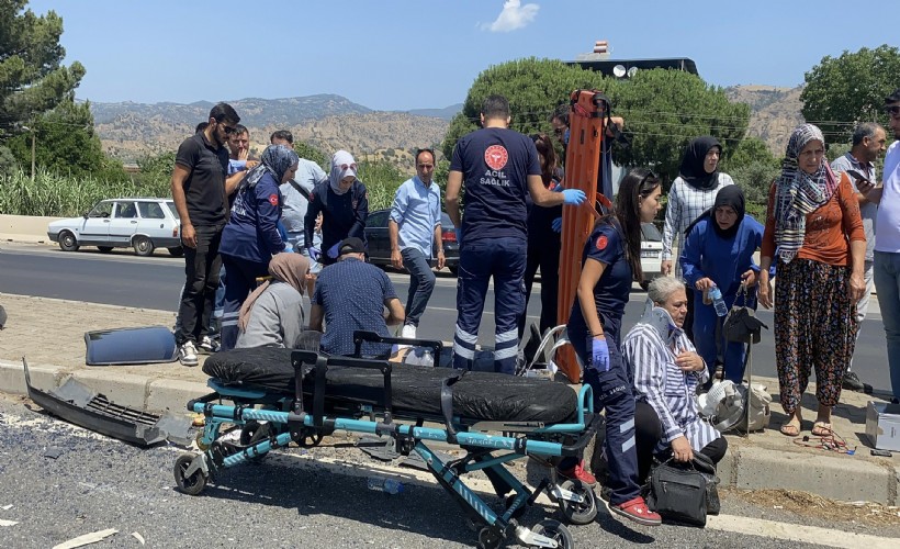 Kırmızı ışıkta ucuz atlatılan kaza: 1'i çocuk 4 yaralı