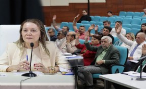 Konak Meclisi’nde Başkan Tugay’a destek açıklaması: Bu mücadelesinde onu yalnız bırakmıyoruz