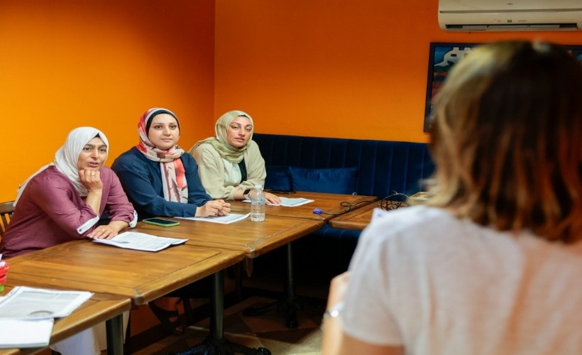 Konak’ta annelere 'Anne Destek Programı': Ücretsiz eğitim modeli