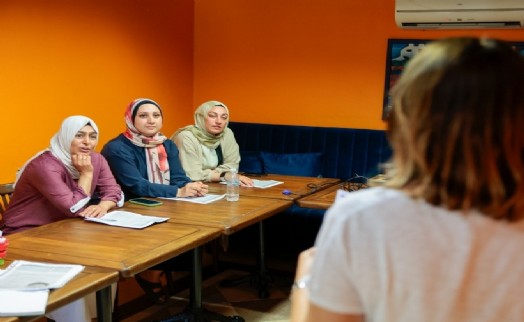 Konak’ta annelere 'Anne Destek Programı': Ücretsiz eğitim modeli