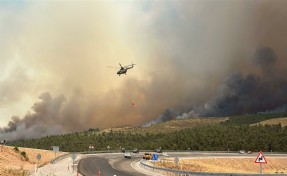 Manisa'da orman yangınına müdahale sürüyor.. Validen açıklama
