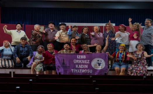 Önce tarlada çapa, sonra sahnede oyun: Köy sakinlerinin tiyatro tutkusu