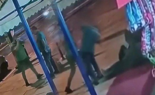 Önce yumruk attı, sonra kalp masajı yaptı