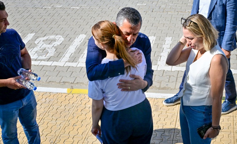 Özgür Özel, Nehir Zeyrek'i üniversite sınavının ikinci gününde de yalnız bırakmadı!