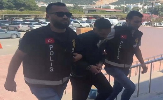 ‘Polisiz’ yalanıyla 40 milyon liralık dolandırıcılıkta 5 tutuklama