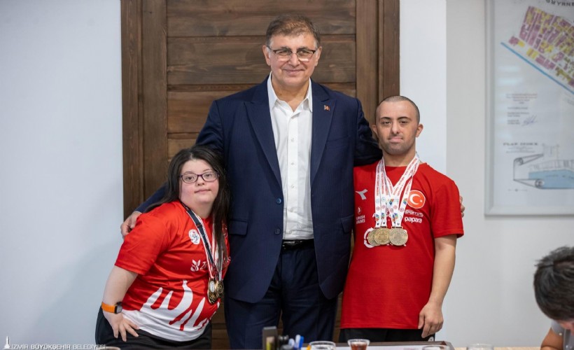 Tugay, İzmir’in gururu Büyükşehir sporcularını ağırladı