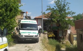 Yaşlı kadın evinde ölü bulundu