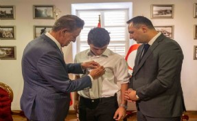 'Atatürkçü gençlik Türkiye'nin güvencesidir': ADD'de yeni üyelere rozet takıldı