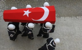 2 askerin şehit düşmesine tepki yağıyor: Bu sıcakta öldürene kadar talim yaptırmak ne demek ya!'
