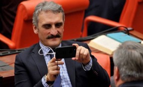 AK Partili Çamlı'dan tepki çekecek skandal Cumhuriyet paylaşımı!