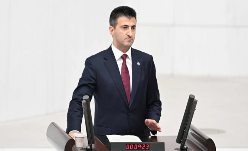 AK Partili Çelebi 'süreç' sessizliğini bozdu: Kırmızı çizgisini unuttu, liderini övdü