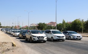 Afyon-Antalya yolunda 'yaz' yoğunluğu