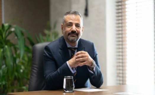 Aslanoğlu'ndan Özel'e övgü dolu sözler; 'Dimdik duruşunuz; sadece bir liderin değil... '