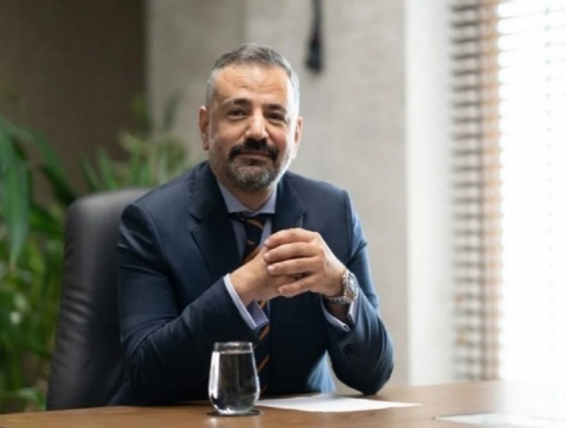 Aslanoğlu'ndan Özel'e övgü dolu sözler; 'Dimdik duruşunuz; sadece bir liderin değil... '
