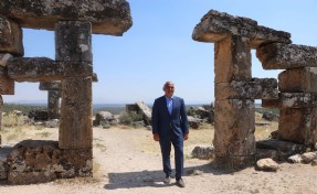 Bakan Ersoy: Yabancı turist rotalarına da girecek bir Uşak için çalışma yapacağız