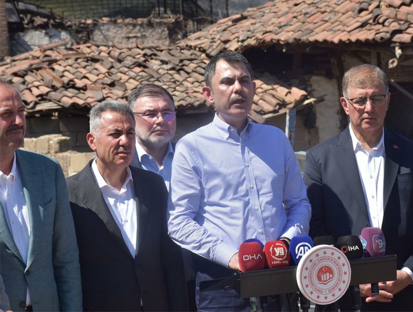 Bakan Kurum: Yangınlardan etkilenen 8 ilde toplamda 1168 bina zarar gördü